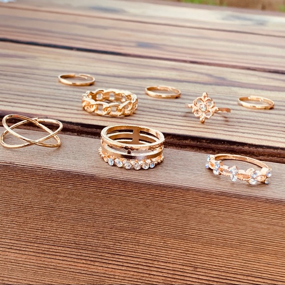 DALILAH ♡ 8pcs Rings GIFT SET - Picture 5 of 8